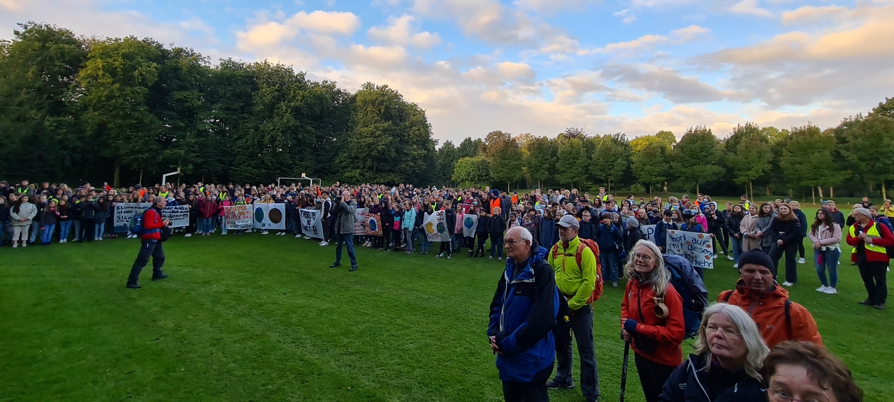 Read more about the article Auf dem Weg zu einer nachhaltigen Zukunft: Klimagerechtigkeitspilger auf der 16. Pilger-Messe in Hamburg